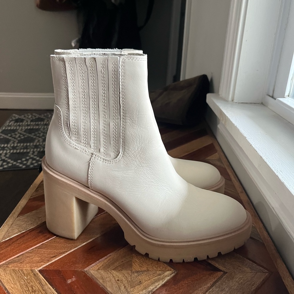 Dolce Vita size 9 Ivory boots - Picture 1 of 2